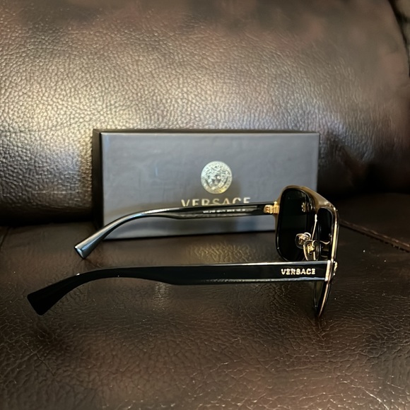 Versace unisex Ve2199 Medusa logo aviator sunglasses NWB - Picture 4 of 8